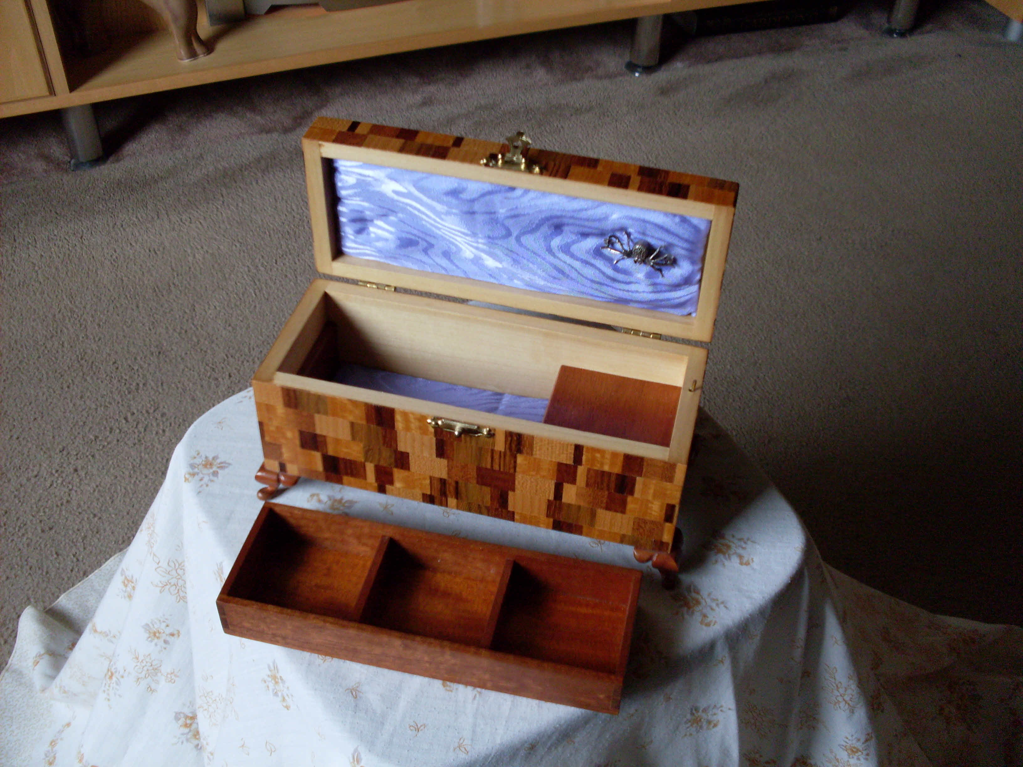 Lid open separate tray